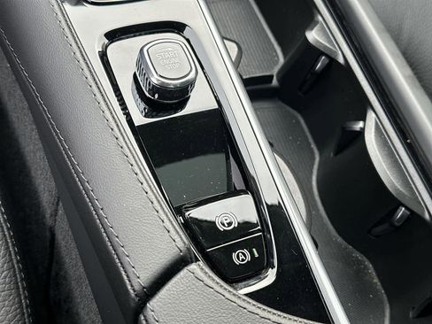 Used 2025 Volvo XC90 B6 Plus w/ Protection Package Premier image 29