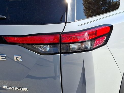 Used 2022 Nissan Pathfinder Platinum w/ Cargo Package image 10