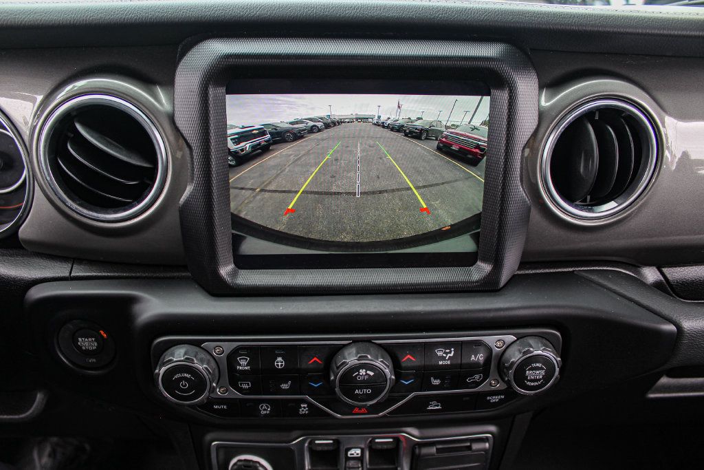 Used 2023 Jeep Wrangler Unlimited Sahara w/ Cold Weather Group AWD/4WD image 18