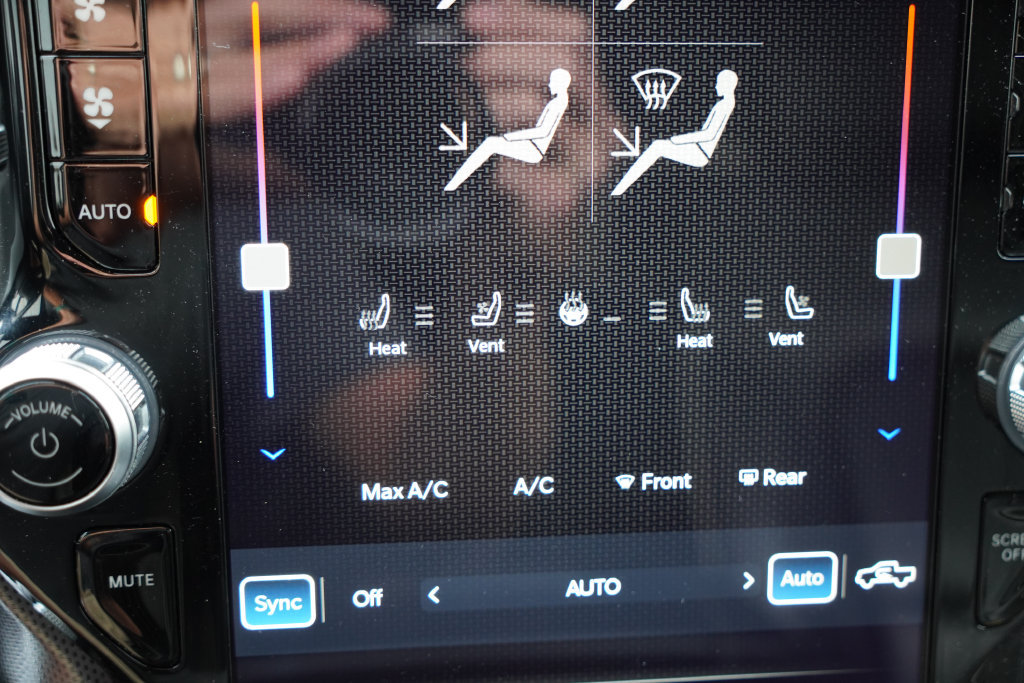 Used 2022 RAM 1500 Limited w/ Night Edition AWD/4WD image 32