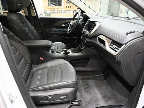 Used 2024 GMC Terrain Denali w/ Denali Premium Package image 10