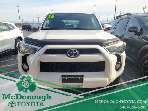 Used 2016 Toyota 4Runner SR5 image 2
