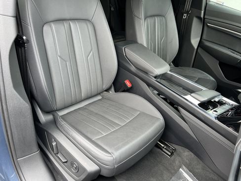 Used 2023 Audi e-tron Premium Plus w/ Premium Plus Package image 25
