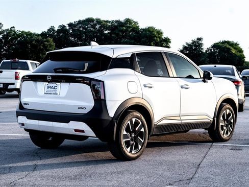 New 2025 Nissan Kicks SV image 5