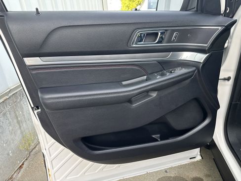 Used 2019 Ford Explorer Sport image 7