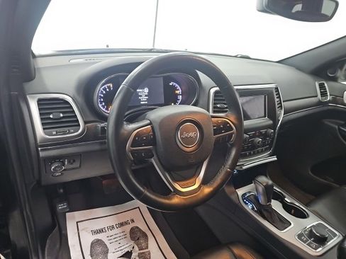 Used 2018 Jeep Grand Cherokee Limited image 21