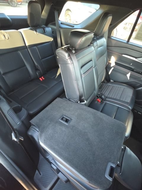 Certified 2025 Ford Explorer ST-Line RWD image 17