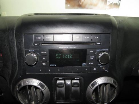 Used 2017 Jeep Wrangler Sport AWD/4WD image 11