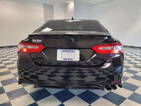 Used 2020 Toyota Camry SE image 6