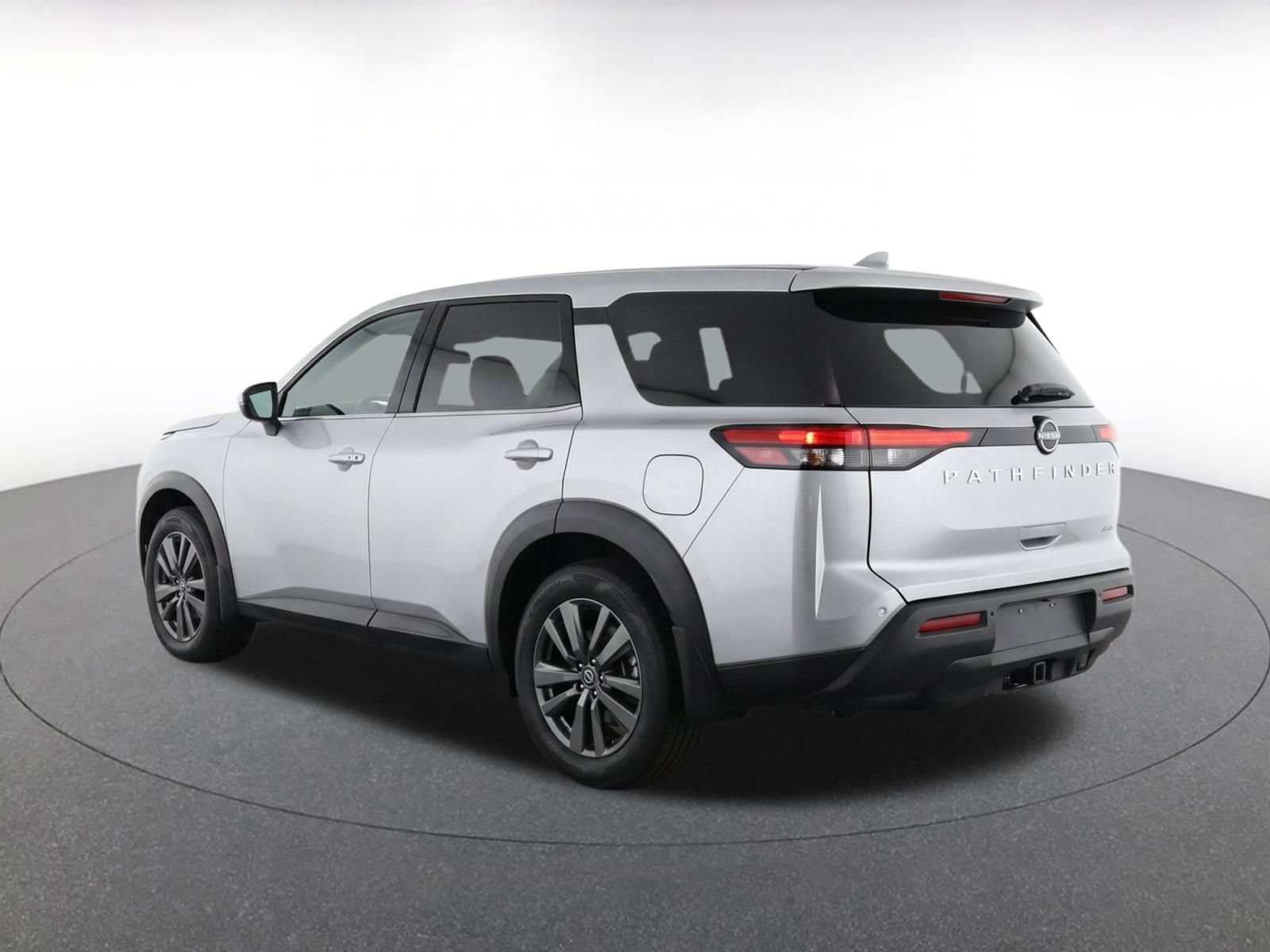 Used 2025 Nissan Pathfinder SV AWD/4WD image 12