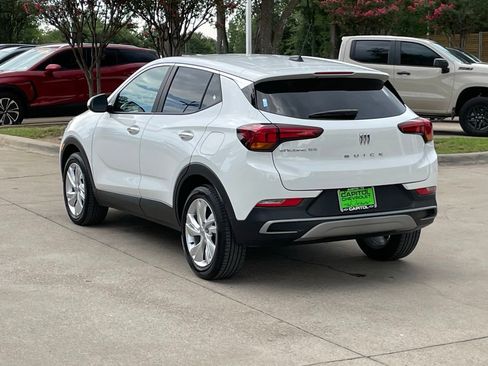 Certified 2025 Buick Encore GX Preferred FWD image 4