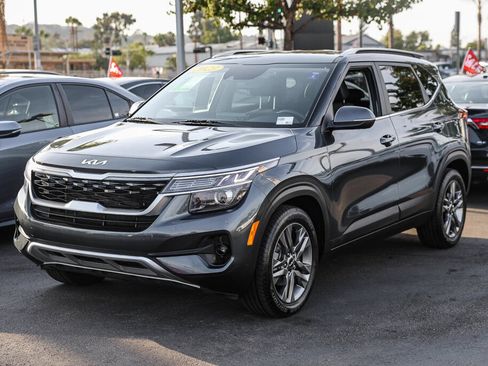 Used 2023 Kia Seltos S w/ Navigation Package FWD image 18