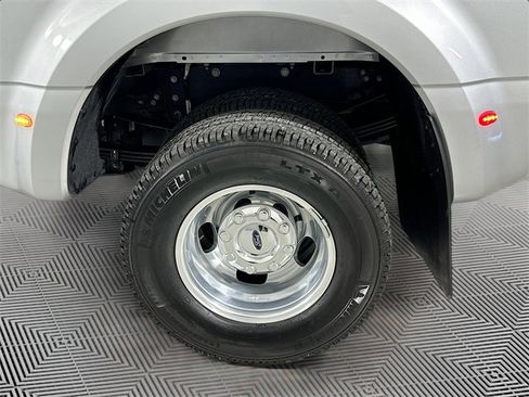 Used 2024 Ford F350 Platinum image 27