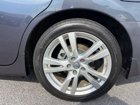 Used 2013 Nissan Altima 3.5 SL w/ Technology Pkg FWD image 10