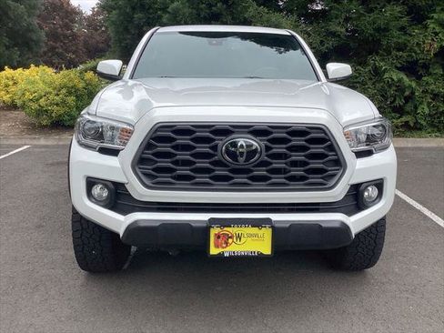 Certified 2022 Toyota Tacoma TRD Off-Road AWD/4WD image 20