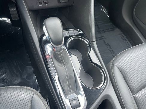 Used 2024 Buick Encore GX Sport Touring image 13