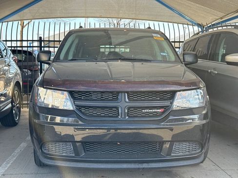 Used 2018 Dodge Journey SE w/ Popular Equipment Group image 2