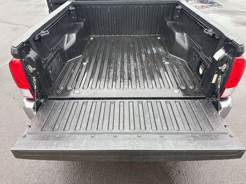 Used 2016 Toyota Tacoma TRD Off-Road w/ Towing Package image 12