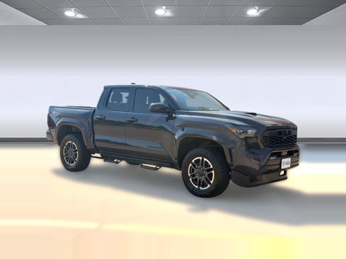 Used 2025 Toyota Tacoma TRD Sport AWD/4WD image 7