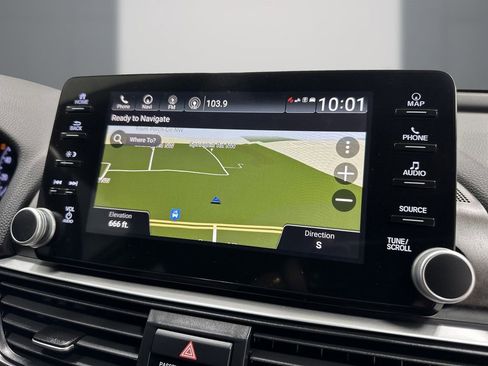 Used 2019 Honda Accord Touring image 19