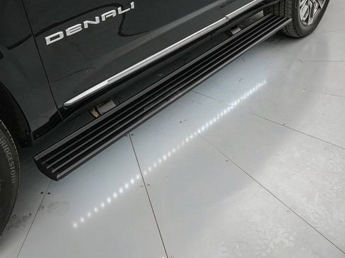 Used 2024 GMC Yukon Denali Ultimate image 11