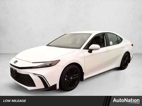Used 2026 Toyota Camry SE w/ Convenience Package FWD image 1