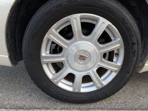 Used 2008 Cadillac DTS Luxury I w/ Sun And Sound Package image 29