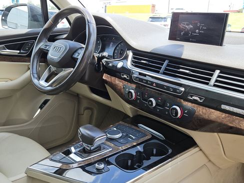 Used 2018 Audi Q7 3.0T Premium AWD/4WD image 31