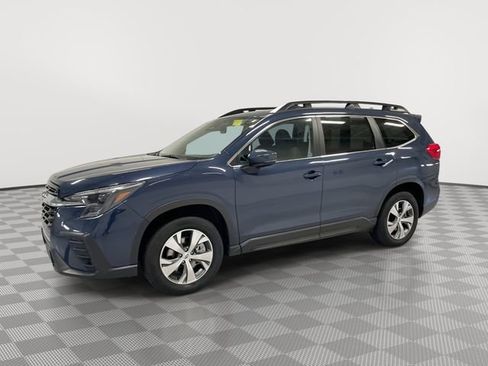 Used 2025 Subaru Ascent Premium image 7
