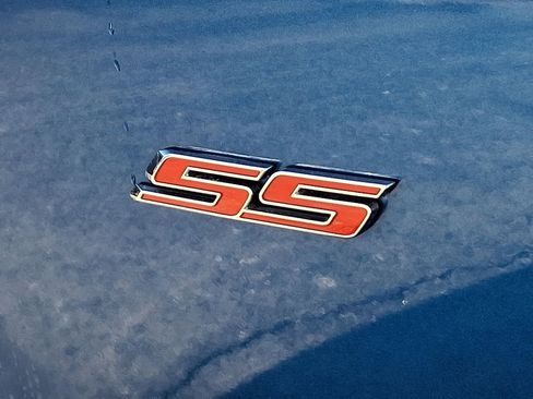 Used 2018 Chevrolet Camaro SS RWD image 31