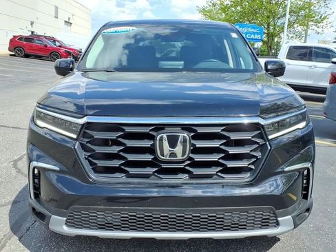 Certified 2025 Honda Pilot EX-L image 2