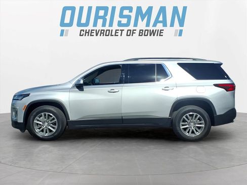 Certified 2022 Chevrolet Traverse LT FWD image 2