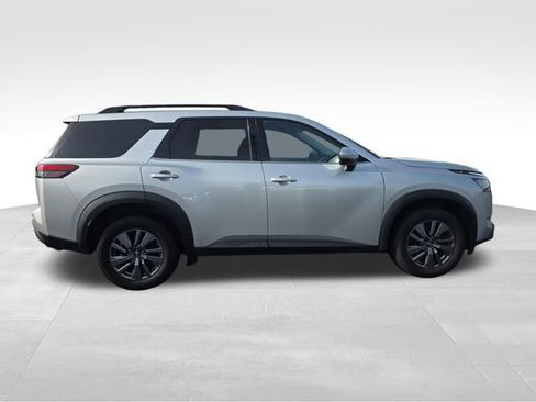 Used 2024 Nissan Pathfinder SV AWD/4WD image 6