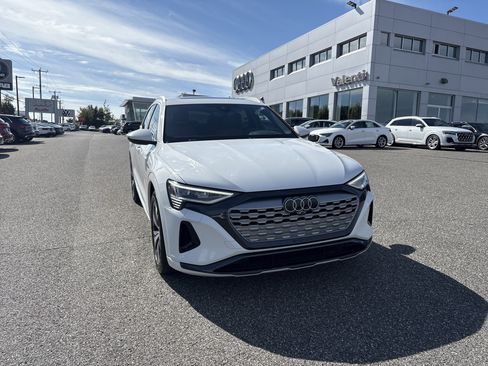 Certified 2024 Audi Q8 e-tron Premium image 1