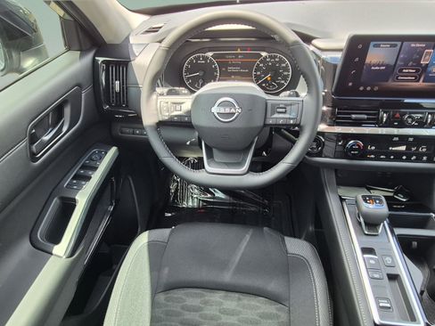 Used 2026 Nissan Pathfinder SV FWD image 14
