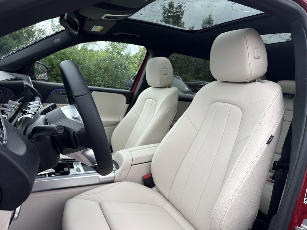 Certified 2025 Mercedes-Benz GLB 250 image 12