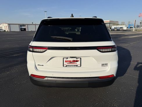 New 2026 Jeep Grand Cherokee Altitude AWD/4WD image 7