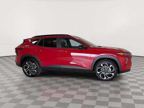 New 2026 Chevrolet Trax RS w/ Sunroof Package FWD image 16