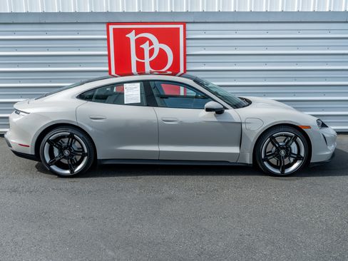 Used 2021 Porsche Taycan RWD image 51