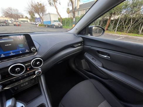 Used 2025 Nissan Sentra SV image 33