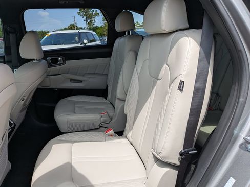 Certified 2025 Kia Sorento SX Prestige AWD/4WD image 20