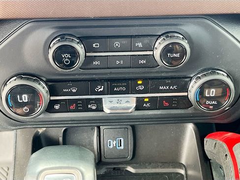Used 2023 Ford Bronco Heritage Edition AWD/4WD image 15