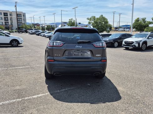 Used 2019 Jeep Cherokee Latitude Plus w/ Comfort/Convenience Group AWD/4WD image 4