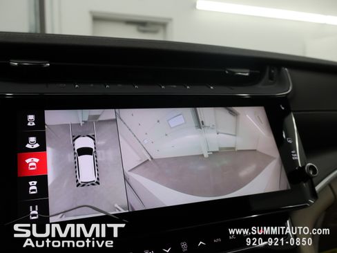 New 2026 Jeep Grand Cherokee Limited w/ Luxury Tech Group II AWD/4WD image 22