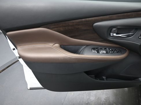 Used 2024 Nissan Murano Platinum w/ Cargo Package image 12