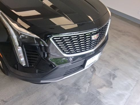 Certified 2023 Cadillac XT4 Premium Luxury w/ Cold Weather Package AWD/4WD image 6