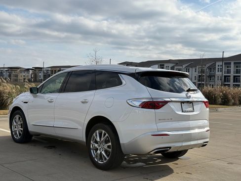 Used 2023 Buick Enclave Essence w/ Experience Buick Package image 5