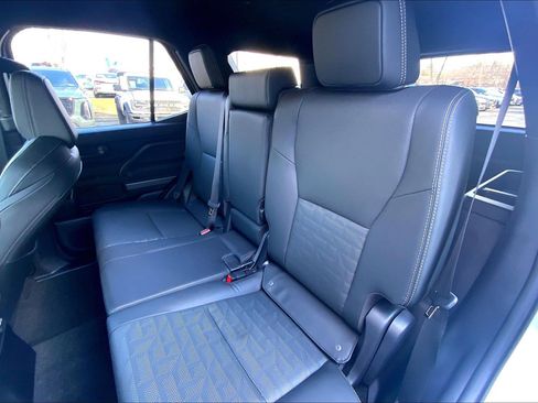 Used 2025 Toyota 4Runner TRD Off-Road Premium image 28