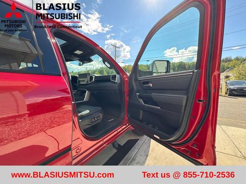 Used 2023 Toyota Tundra Platinum AWD/4WD image 49
