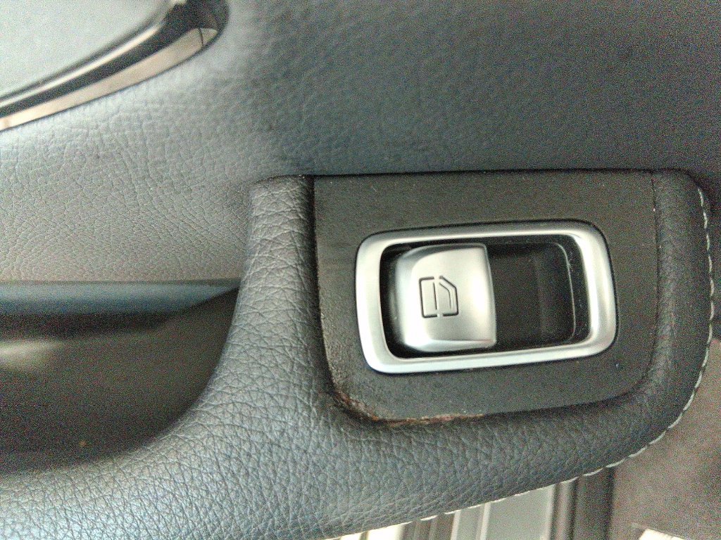Used 2019 Mercedes-Benz GLC 300 image 6